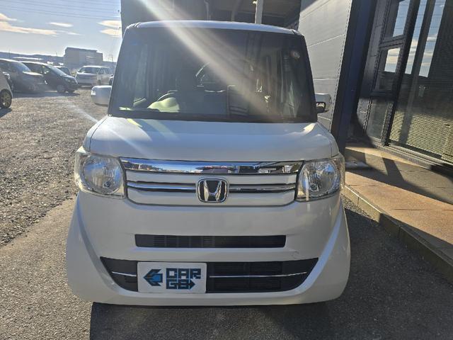 Ｎ－ＢＯＸ Ｇ・Ｌパッケージ　両側スライド・片側電動　ＴＶ　衝突被害軽減システム　スマートキー　アイドリングストップ　電動格納ミラー　ベンチシート　ＣＶＴ　盗難防止システム　ＡＢＳ　ＥＳＣ　ＣＤ　ＵＳＢ　衝突安全ボディ　エアコン（13枚目）