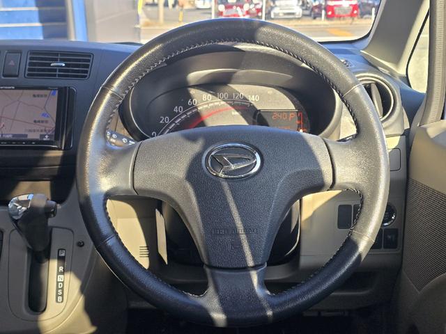 ムーヴ Ｘ　ＳＡ　ナビ　ＴＶ　衝突被害軽減システム　オートライト　スマートキー　アイドリングストップ　ベンチシート　ＣＶＴ　盗難防止システム　ＡＢＳ　ＥＳＣ　衝突安全ボディ　エアコン　パワーステアリング（3枚目）