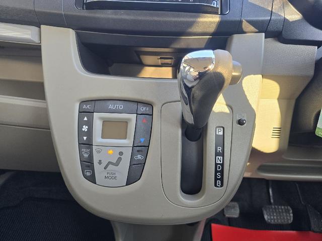 ムーヴ Ｘ　ＳＡ　ナビ　ＴＶ　衝突被害軽減システム　オートライト　スマートキー　アイドリングストップ　ベンチシート　ＣＶＴ　盗難防止システム　ＡＢＳ　ＥＳＣ　衝突安全ボディ　エアコン　パワーステアリング（6枚目）