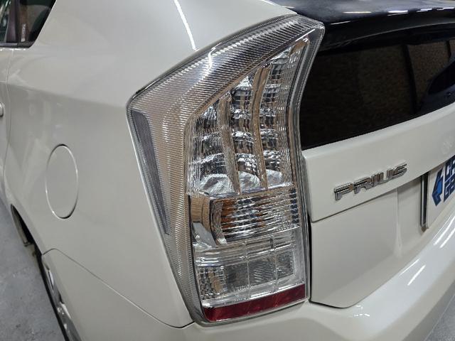 プリウス Ｓ　バックカメラ　アルミホイール　ＣＶＴ　スマートキー　アイドリングストップ　電動格納ミラー　盗難防止システム　衝突安全ボディ　ＡＢＳ　ＥＳＣ　エアコン　パワーステアリング　パワーウィンドウ（48枚目）