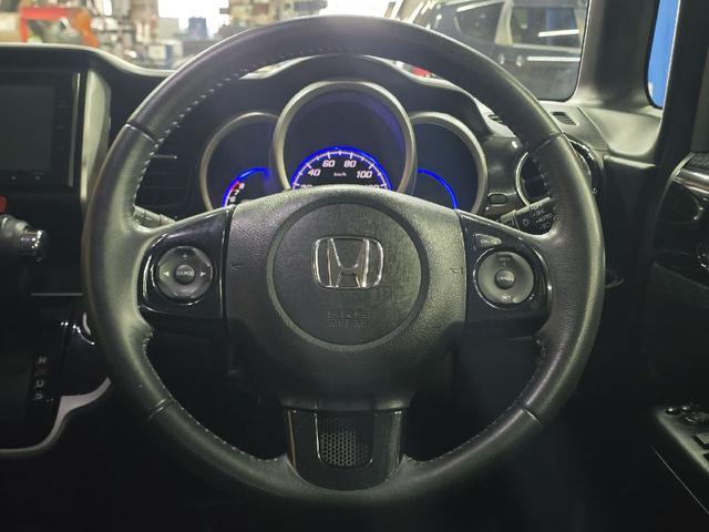 Ｎ－ＢＯＸカスタム Ｇ　ターボＳＳパッケージ　バックカメラ　両側電動スライドドア　ＴＶ　オートクルーズコントロール　オートライト　ＨＩＤ　スマートキー　アイドリングストップ　電動格納ミラー　ベンチシート　ＣＶＴ　盗難防止システム　ＡＢＳ　ＥＳＣ（3枚目）