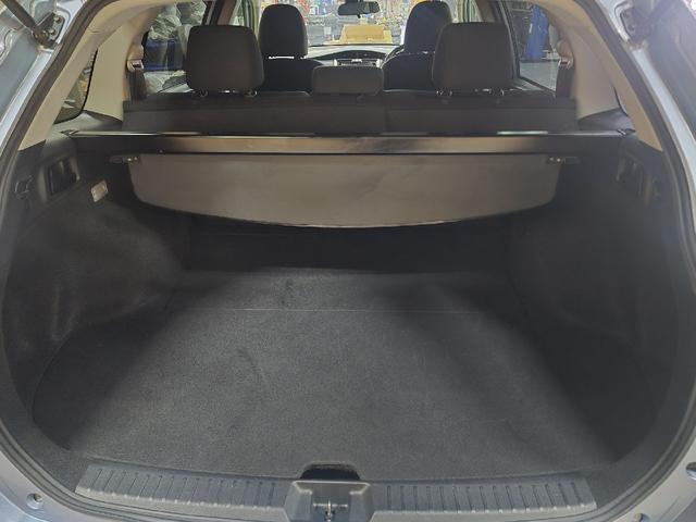 カローラフィールダー ハイブリッドＧ　レーンアシスト　衝突被害軽減システム　アルミホイール　オートマチックハイビーム　オートライト　ＬＥＤヘッドランプ　スマートキー　電動格納ミラー　ＣＶＴ　盗難防止システム（18枚目）