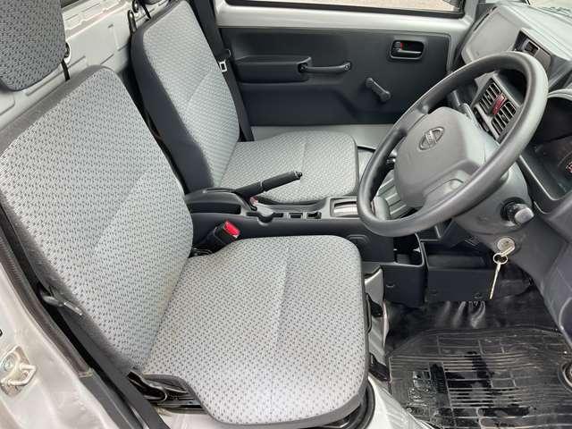 ＮＴ１００クリッパートラック ６６０　ＤＸ　４ＷＤ　エアコン　パワ－ステアリング　ＡＢＳ　４ＷＤ　Ｗエアバッグ　ワンオーナー車　禁煙車　運転席エアバック　ＰＳ　４ＷＤ　エアコンパワステ　ＡＢＳ（14枚目）