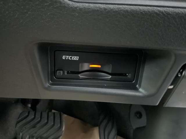 セレナ 2.0 ハイウェイスターV 雹害車 メ-カ-純正ナビTV プロパイロット レーダークルコン レーンアシスト LEDランプ 盗難防止システム ETC装備 カーテンエアバッグ アルミホイール キーフリー メモリ-ナビ ナビTV エアコン ドラレコ ワンセグTV バックカメラ(12枚目)