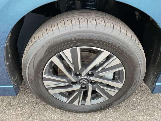 セレナ 1.4 e-4ORCE ハイウェイスターV 4WD メ-カ-純正ナビTV プロパイロット AC10 レーンキープアシスト LED 寒冷地仕様 アラウンドモニター フルオートエアコン ETC 4WD 両側パワースライドドア インテリジェントクルーズ 踏み間違い衝突防止(14枚目)