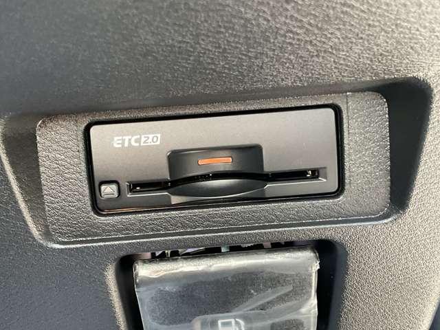 オーラ １．２　Ｇ　雹害車　メ－カ－純正ナビ　プロパイロット　自動（被害軽減）ブレーキ　ＬＥＤ　ＬＫＡ　サイドカメラ　ＥＴＣ　カーテンエアバッグ　イモビライザー　アルミホイール　禁煙　インテリジェントキー　パワーウィンドウ　フルオートエアコン　キーレスエントリー（9枚目）