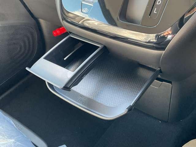 デイズ 660 ハイウェイスターX 雹害車 アラウンドモニタ- LEDヘッドライト ブレーキサポート 禁煙 全周囲カメラ LED イモビライザー インテリジェントキー レーンキープ バックカメラ アイドリングストップ オートエアコン デュアルエアバッグ アルミホイール キーレス(12枚目)