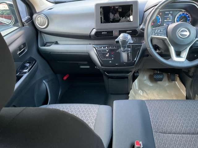 デイズ 660 ハイウェイスターX 雹害車 アラウンドモニタ- LEDヘッドライト ブレーキサポート 禁煙 全周囲カメラ LED イモビライザー インテリジェントキー レーンキープ バックカメラ アイドリングストップ オートエアコン デュアルエアバッグ アルミホイール キーレス(15枚目)