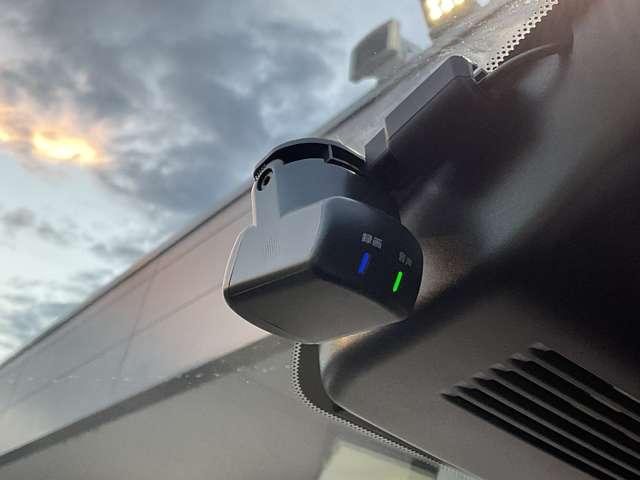 ノート １．２　Ｓ　純正大画面ナビＴＶ　アラウンドモニタ－　アダ　軽減ブレーキ　３６０°カメラ　ワンオーナー　禁煙　ＬＤＷ　バックカメラ　サイドカメラ　インテリキー　イモビライザー　ＬＥＤヘッド　メモリーナビ　ドライブレコーダー　ナビＴＶ付き　ワンセグＴＶ付き（9枚目）