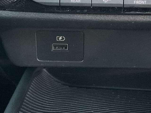 ノート １．２　Ｓ　純正大画面ナビＴＶ　アラウンドモニタ－　アダ　軽減ブレーキ　３６０°カメラ　ワンオーナー　禁煙　ＬＤＷ　バックカメラ　サイドカメラ　インテリキー　イモビライザー　ＬＥＤヘッド　メモリーナビ　ドライブレコーダー　ナビＴＶ付き　ワンセグＴＶ付き（12枚目）