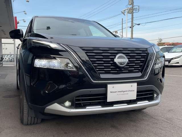 エクストレイル １．５　Ｇ　ｅ－４ＯＲＣＥ　４ＷＤ　メ－カ－純正ナビＴＶ　プロパイロット　パークアシスト　禁煙　寒冷地仕様　ＬＥＤヘッドランプ　ナビＴＶ　スマートキー　レーダークルーズ　ＬＫＡ　キーフリー　ＥＴＣ　４ＷＤ　アルミホイール　メモリーナビ　バックカメラ　サイドカメラ　ＰＳ　ＰＷ（14枚目）