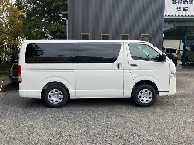 ハイエースバン DX GLパッケージ 4WD クリアランスソナー レーンアシスト 衝突被害軽減システム 両側スライドドア オートマチックハイビーム オートライト キーレスエントリー 電動格納ミラー AT 100V電源 ESC エアコン(4枚目)