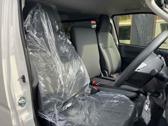 ハイエースバン DX GLパッケージ 4WD クリアランスソナー レーンアシスト 衝突被害軽減システム 両側スライドドア オートマチックハイビーム オートライト キーレスエントリー 電動格納ミラー AT 100V電源 ESC エアコン(22枚目)