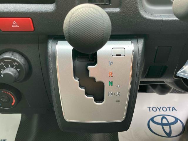 ハイエースバン DX GLパッケージ 4WD クリアランスソナー レーンアシスト 衝突被害軽減システム 両側スライドドア オートマチックハイビーム オートライト キーレスエントリー 電動格納ミラー AT 100V電源 ESC エアコン(35枚目)