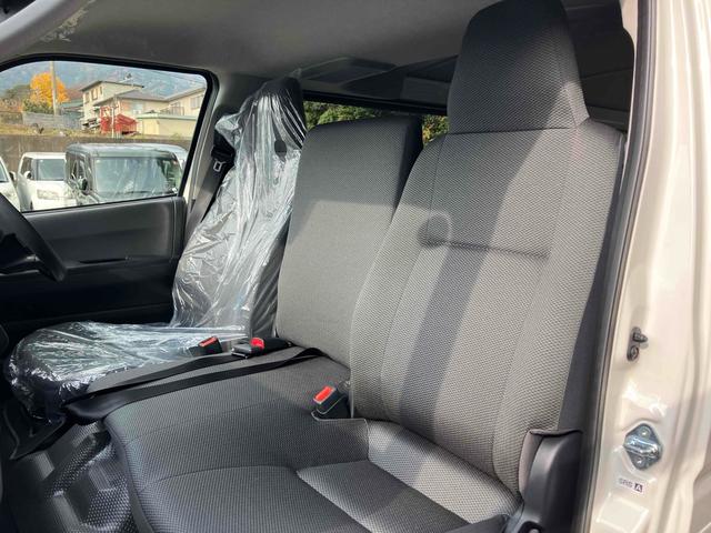 ハイエースバン DX GLパッケージ 4WD クリアランスソナー レーンアシスト 衝突被害軽減システム 両側スライドドア オートマチックハイビーム オートライト キーレスエントリー 電動格納ミラー AT 100V電源 ESC エアコン(43枚目)