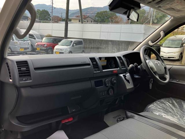 ハイエースバン DX GLパッケージ 4WD クリアランスソナー レーンアシスト 衝突被害軽減システム 両側スライドドア オートマチックハイビーム オートライト キーレスエントリー 電動格納ミラー AT 100V電源 ESC エアコン(45枚目)