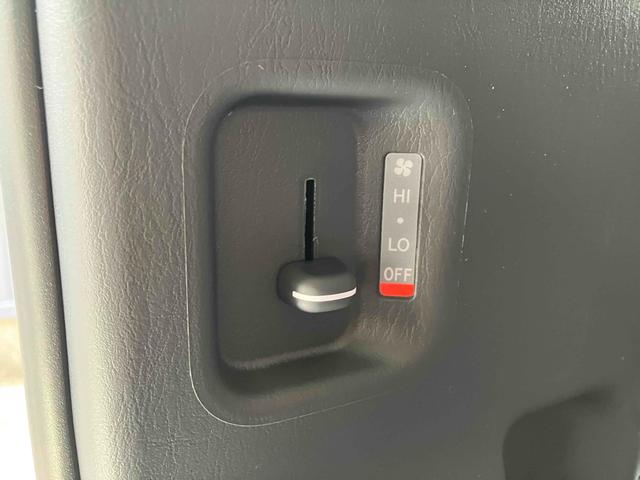 ハイエースバン DX GLパッケージ 4WD クリアランスソナー レーンアシスト 衝突被害軽減システム 両側スライドドア オートマチックハイビーム オートライト キーレスエントリー 電動格納ミラー AT 100V電源 ESC エアコン(56枚目)