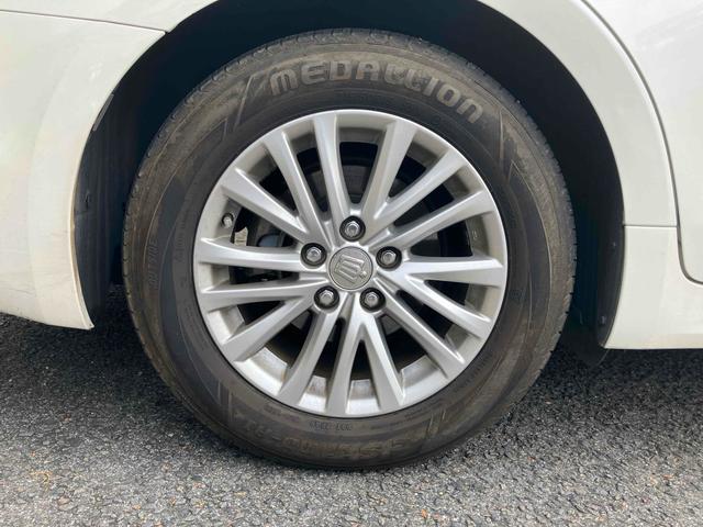 クラウン ロイヤルサルーン　ＥＴＣ　クリアランスソナー　オートクルーズコントロール　バックカメラ　ナビ　ＴＶ　アルミホイール　オートライト　ＬＥＤヘッドランプ　ＡＴ　スマートキー　電動格納ミラー　盗難防止システム　パワーシート（21枚目）