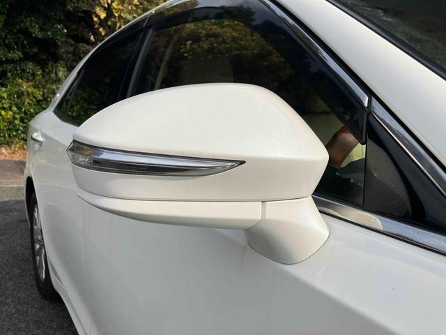 クラウン ロイヤルサルーン　ＥＴＣ　クリアランスソナー　オートクルーズコントロール　バックカメラ　ナビ　ＴＶ　アルミホイール　オートライト　ＬＥＤヘッドランプ　ＡＴ　スマートキー　電動格納ミラー　盗難防止システム　パワーシート（28枚目）