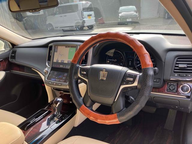 クラウン ロイヤルサルーン　ＥＴＣ　クリアランスソナー　オートクルーズコントロール　バックカメラ　ナビ　ＴＶ　アルミホイール　オートライト　ＬＥＤヘッドランプ　ＡＴ　スマートキー　電動格納ミラー　盗難防止システム　パワーシート（38枚目）