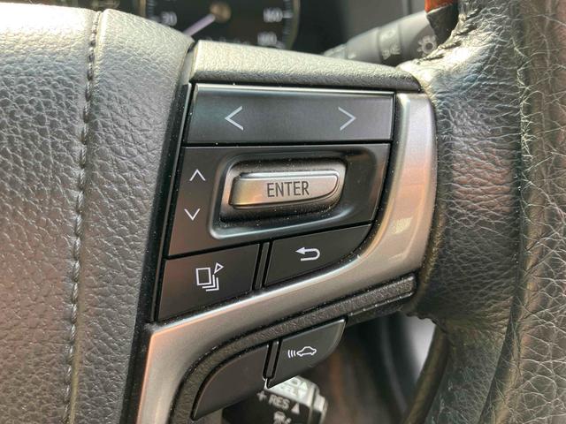 クラウン ロイヤルサルーン　ＥＴＣ　クリアランスソナー　オートクルーズコントロール　バックカメラ　ナビ　ＴＶ　アルミホイール　オートライト　ＬＥＤヘッドランプ　ＡＴ　スマートキー　電動格納ミラー　盗難防止システム　パワーシート（42枚目）