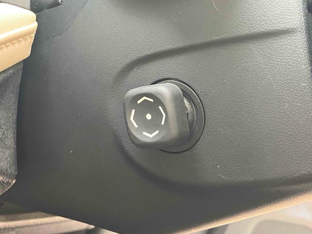 クラウン ロイヤルサルーン　ＥＴＣ　クリアランスソナー　オートクルーズコントロール　バックカメラ　ナビ　ＴＶ　アルミホイール　オートライト　ＬＥＤヘッドランプ　ＡＴ　スマートキー　電動格納ミラー　盗難防止システム　パワーシート（51枚目）