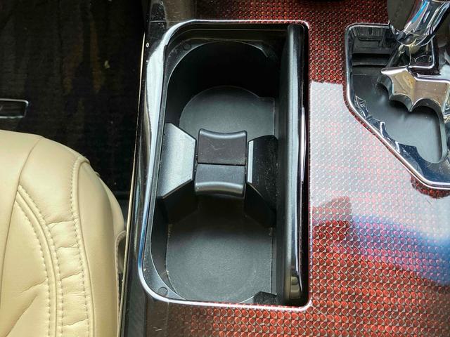 クラウン ロイヤルサルーン　ＥＴＣ　クリアランスソナー　オートクルーズコントロール　バックカメラ　ナビ　ＴＶ　アルミホイール　オートライト　ＬＥＤヘッドランプ　ＡＴ　スマートキー　電動格納ミラー　盗難防止システム　パワーシート（53枚目）