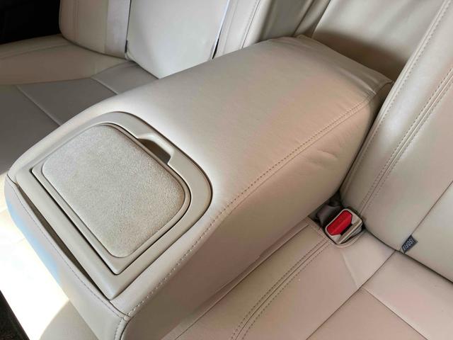 クラウン ロイヤルサルーン　ＥＴＣ　クリアランスソナー　オートクルーズコントロール　バックカメラ　ナビ　ＴＶ　アルミホイール　オートライト　ＬＥＤヘッドランプ　ＡＴ　スマートキー　電動格納ミラー　盗難防止システム　パワーシート（68枚目）