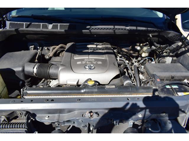 クルーマックス 2007年モデル リフトアップ 新品20インチタイヤホイール 新品ヘッドライト 新品テール 新品オーバーフェンダー 革シート 地デジナビ バイパーセキュリティ エンジンスターター(46枚目)