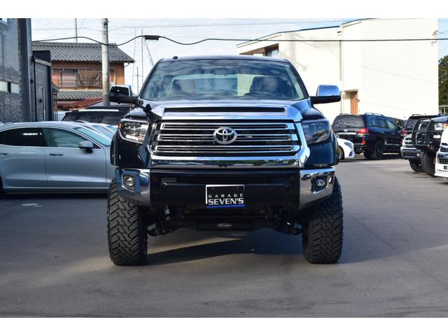 タンドラ クルーマックス SR5 新車並行車/4WD/プロコンプリフトアップ/新品20インチタイヤホイール/新品LEDヘッドライト/新品1794EDLOOKメッキグリル/新品コンビハンドル/フルセグ地デジナビ/バイパーセキュリティー(3枚目)