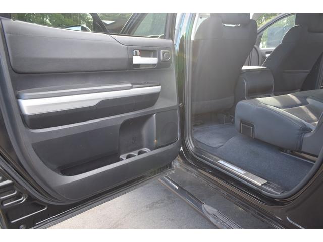 タンドラ クルーマックス SR5 新車並行車/4WD/プロコンプリフトアップ/新品20インチタイヤホイール/新品LEDヘッドライト/新品1794EDLOOKメッキグリル/新品コンビハンドル/フルセグ地デジナビ/バイパーセキュリティー(28枚目)