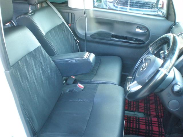 タント カスタムＲＳ　トップエディションＳＡＩＩ　ターボ・ナビ・ＥＴＣ・バックカメラ・ローダウン・１７インチアルミホイール・ウインドウフィルム・両側パワースライドドア（8枚目）