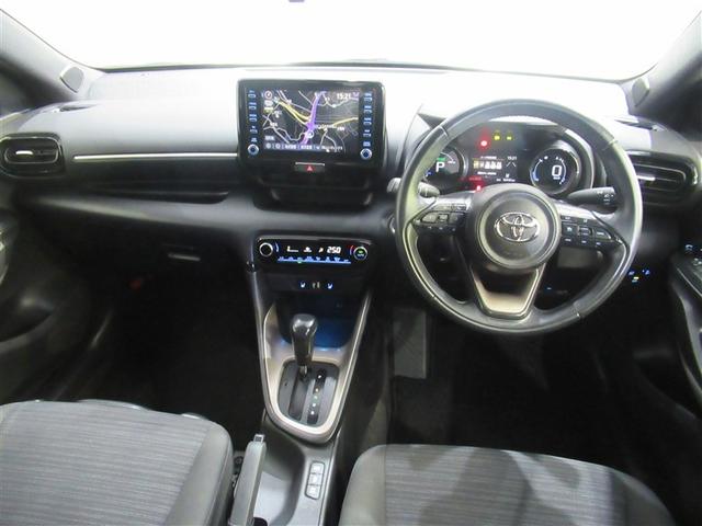 ヤリス ハイブリッドZ フルセグ メモリーナビ DVD再生 ミュージックプレイヤー接続可 バックカメラ 衝突被害軽減システム ETC ドラレコ LEDヘッドランプ ワンオーナー(4枚目)