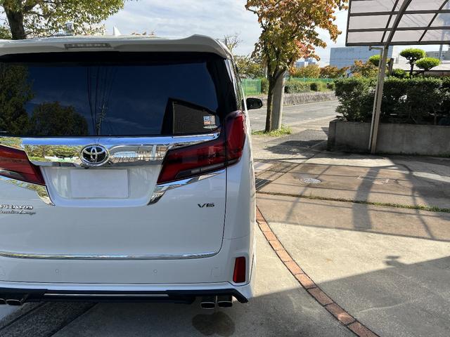 アルファード 3.5エグゼクティブラウンジS 法人1オーナー 最終モデル メーカー保証付 禁煙車 Wサンルーフ モデリスタエアロ&20インチAW TRD4本出マフラー ローダウン リアスモークフィルム TVキャンセラー パノラミックビューモニター(51枚目)