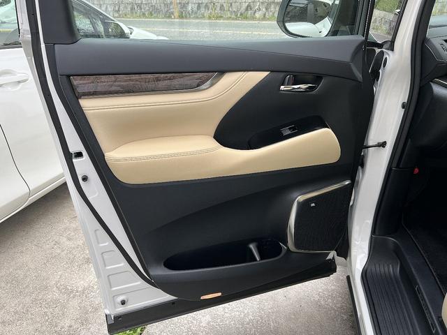アルファード 3.5エグゼクティブラウンジS 法人1オーナー 最終モデル メーカー保証付 禁煙車 Wサンルーフ モデリスタエアロ&20インチAW TRD4本出マフラー ローダウン リアスモークフィルム TVキャンセラー パノラミックビューモニター(53枚目)