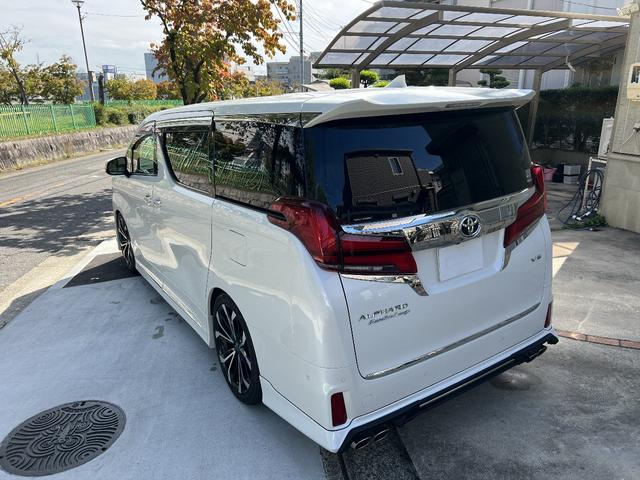 アルファード 3.5エグゼクティブラウンジS 法人1オーナー 最終モデル メーカー保証付 禁煙車 Wサンルーフ モデリスタエアロ&20インチAW TRD4本出マフラー ローダウン リアスモークフィルム TVキャンセラー パノラミックビューモニター(70枚目)