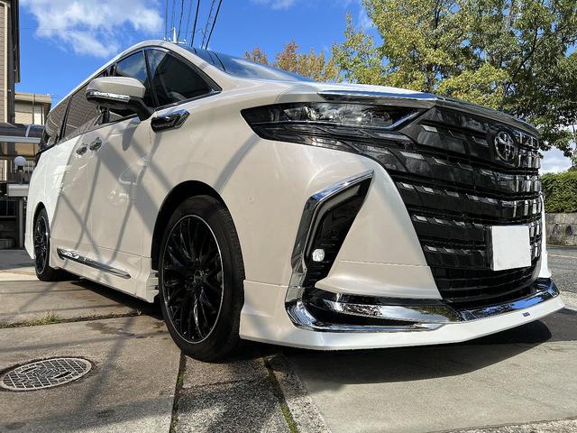 アルファードハイブリッド エグゼクティブラウンジ 1オーナー 禁煙 寒冷地仕様 メーカー保証 モデリスタエアロ&マフラー&シグネチャーイルミ&イルミルーフスポイラー RAYS20インチAW ユニバーサルステップ マルチカラーインテリアイルミネーション(9枚目)