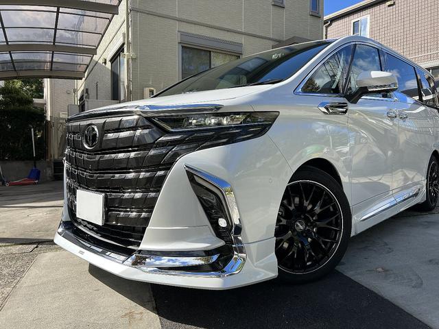 アルファードハイブリッド エグゼクティブラウンジ 1オーナー 禁煙 寒冷地仕様 メーカー保証 モデリスタエアロ&マフラー&シグネチャーイルミ&イルミルーフスポイラー RAYS20インチAW ユニバーサルステップ マルチカラーインテリアイルミネーション(16枚目)