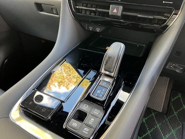 アルファードハイブリッド エグゼクティブラウンジ 1オーナー 禁煙 寒冷地仕様 メーカー保証 モデリスタエアロ&マフラー&シグネチャーイルミ&イルミルーフスポイラー RAYS20インチAW ユニバーサルステップ マルチカラーインテリアイルミネーション(18枚目)