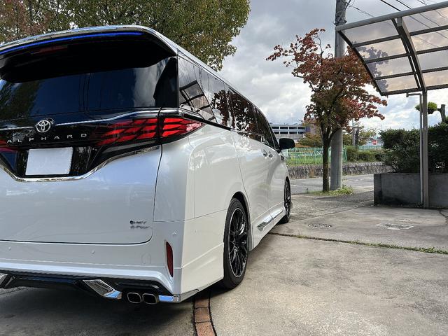 アルファードハイブリッド エグゼクティブラウンジ 1オーナー 禁煙 寒冷地仕様 メーカー保証 モデリスタエアロ&マフラー&シグネチャーイルミ&イルミルーフスポイラー RAYS20インチAW ユニバーサルステップ マルチカラーインテリアイルミネーション(62枚目)