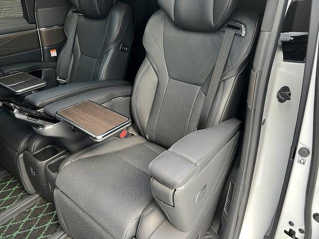 アルファードハイブリッド エグゼクティブラウンジ 1オーナー 禁煙 寒冷地仕様 メーカー保証 モデリスタエアロ&マフラー&シグネチャーイルミ&イルミルーフスポイラー RAYS20インチAW ユニバーサルステップ マルチカラーインテリアイルミネーション(64枚目)