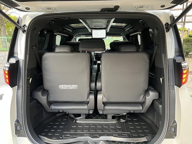 アルファードハイブリッド エグゼクティブラウンジ 1オーナー 禁煙 寒冷地仕様 メーカー保証 モデリスタエアロ&マフラー&シグネチャーイルミ&イルミルーフスポイラー RAYS20インチAW ユニバーサルステップ マルチカラーインテリアイルミネーション(70枚目)