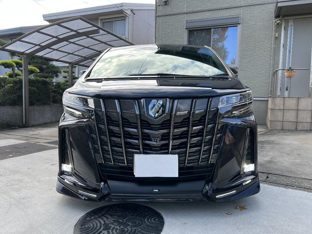 アルファード 3.5エグゼクティブラウンジS Wサンルーフ 黒革 禁煙車 LEDデイライト付TRDフルエアロ ローダウン レクサスRX20インチAW 内装アルカンターラ加工 メッキ部ブラックアウト ドライブレコーダー機能付デジタルインナーミラー(5枚目)