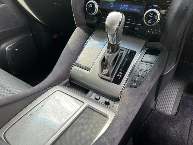 アルファード 3.5エグゼクティブラウンジS Wサンルーフ 黒革 禁煙車 LEDデイライト付TRDフルエアロ ローダウン レクサスRX20インチAW 内装アルカンターラ加工 メッキ部ブラックアウト ドライブレコーダー機能付デジタルインナーミラー(14枚目)
