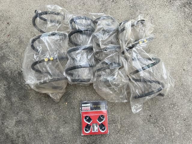 アルファード 3.5エグゼクティブラウンジS Wサンルーフ 黒革 禁煙車 LEDデイライト付TRDフルエアロ ローダウン レクサスRX20インチAW 内装アルカンターラ加工 メッキ部ブラックアウト ドライブレコーダー機能付デジタルインナーミラー(21枚目)