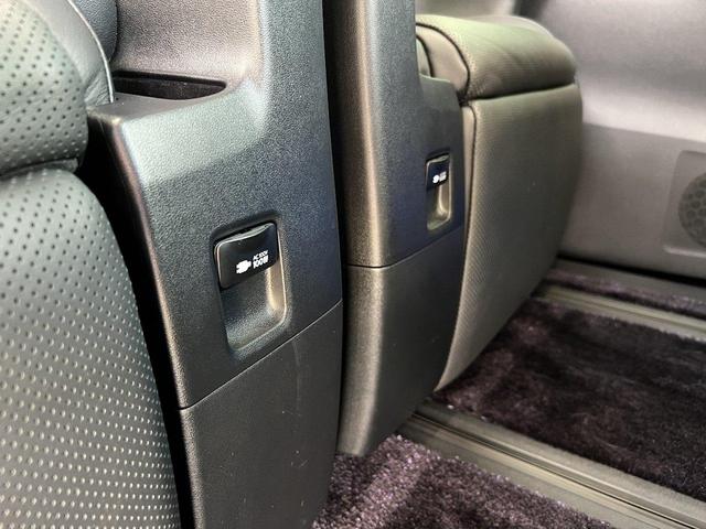 アルファード 3.5エグゼクティブラウンジS Wサンルーフ 黒革 禁煙車 LEDデイライト付TRDフルエアロ ローダウン レクサスRX20インチAW 内装アルカンターラ加工 メッキ部ブラックアウト ドライブレコーダー機能付デジタルインナーミラー(44枚目)