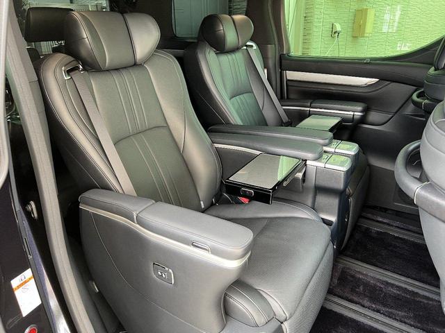 アルファード 3.5エグゼクティブラウンジS Wサンルーフ 黒革 禁煙車 LEDデイライト付TRDフルエアロ ローダウン レクサスRX20インチAW 内装アルカンターラ加工 メッキ部ブラックアウト ドライブレコーダー機能付デジタルインナーミラー(66枚目)