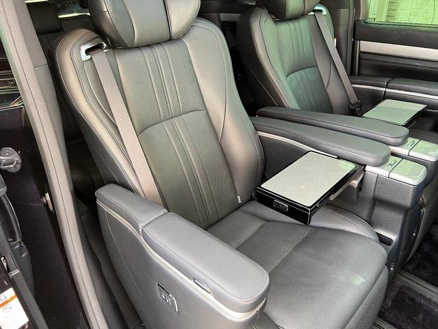 アルファード 3.5エグゼクティブラウンジS Wサンルーフ 黒革 禁煙車 LEDデイライト付TRDフルエアロ ローダウン レクサスRX20インチAW 内装アルカンターラ加工 メッキ部ブラックアウト ドライブレコーダー機能付デジタルインナーミラー(67枚目)
