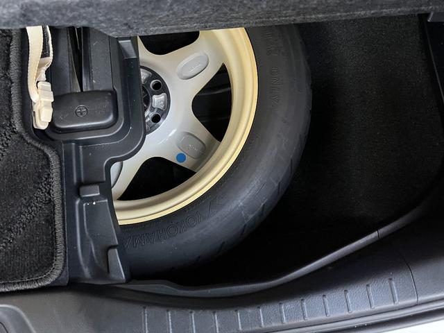 アルファード ３．５エグゼクティブラウンジＳ　最終モデル　メーカー保証付　禁煙車　Ｗサンルーフ　スペアタイヤ　前後ドライブレコーダー　ＩＧＬＡオーサアラーム　助手席ヘッドレスト可動式　改良後１０．５インチナビ　ＪＢＬ　パノラミックビューモニター（13枚目）