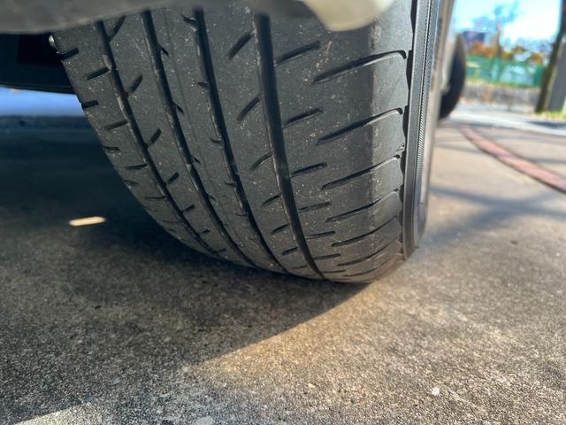 アルファード ３．５エグゼクティブラウンジＳ　最終モデル　メーカー保証付　禁煙車　Ｗサンルーフ　スペアタイヤ　前後ドライブレコーダー　ＩＧＬＡオーサアラーム　助手席ヘッドレスト可動式　改良後１０．５インチナビ　ＪＢＬ　パノラミックビューモニター（27枚目）